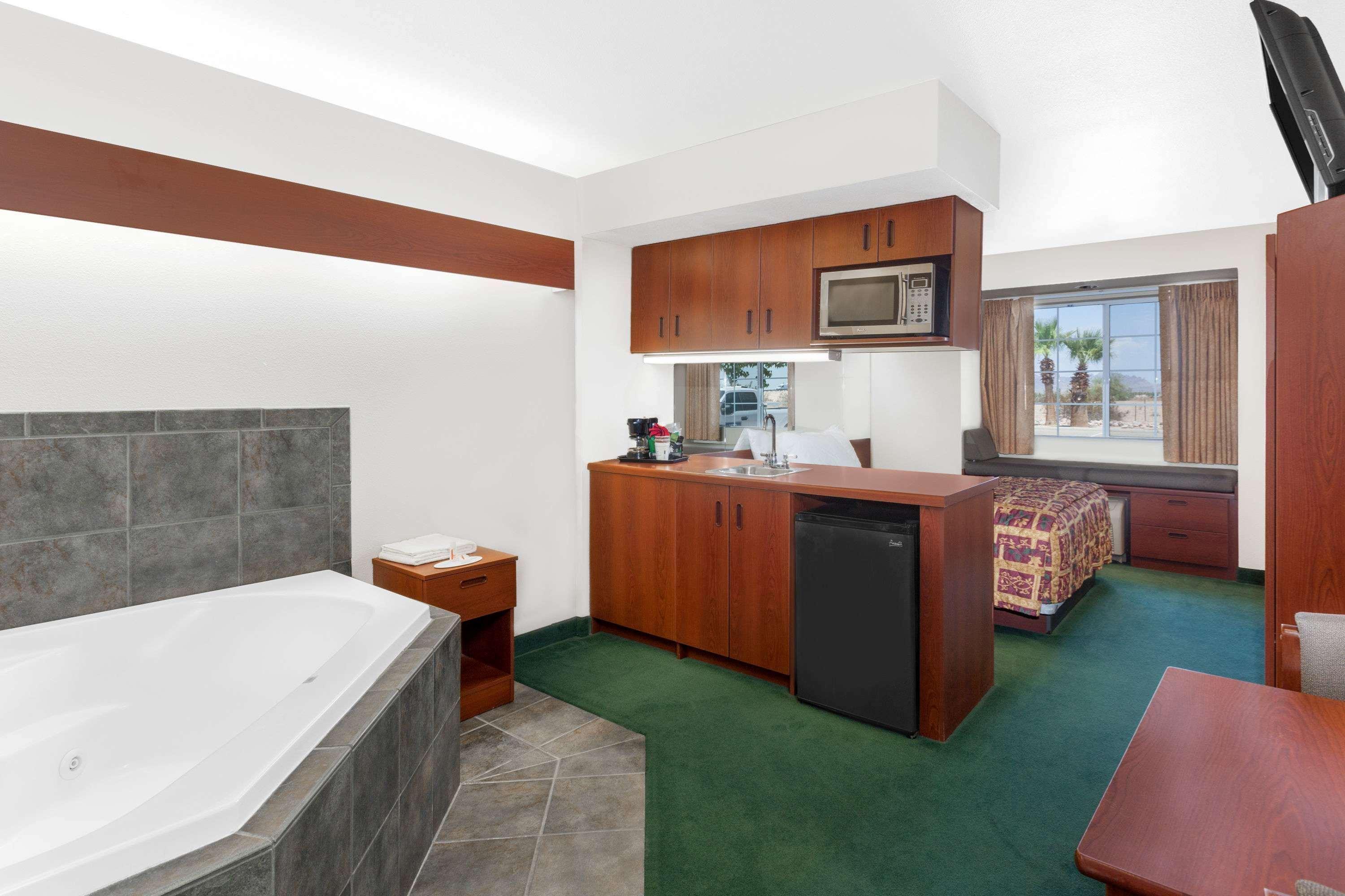 Microtel Inn & Suites By Wyndham Wellton Buitenkant foto